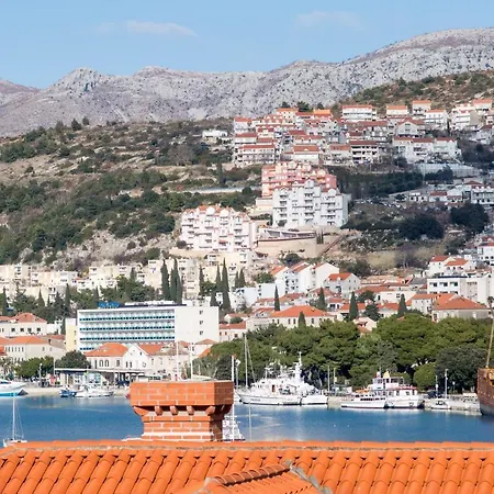 Simple * Ντουμπρόβνικ